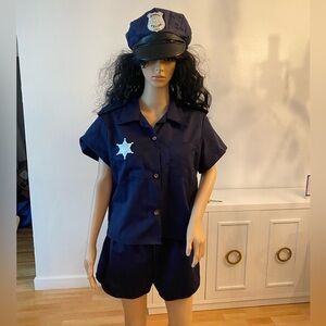 ⭐️Woman’s Police Costume!⭐️